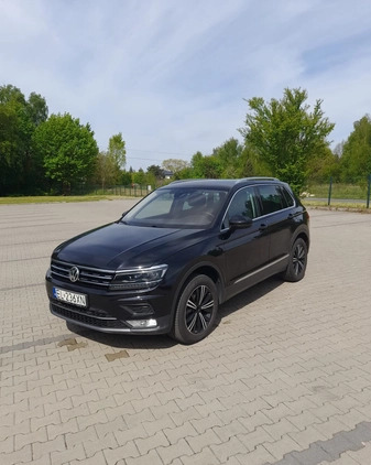 Volkswagen Tiguan cena 92000 przebieg: 105500, rok produkcji 2016 z Pabianice małe 121